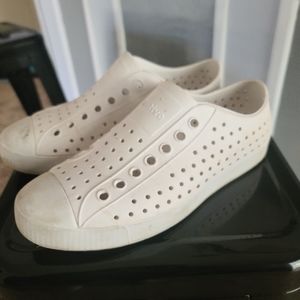 Native Shoes size 8 white